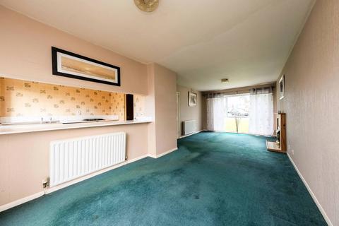 118 Buckstone Road, Edinburgh, EH10 6UT