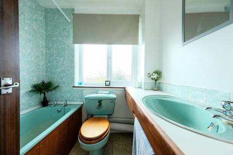 118 Buckstone Road, Edinburgh, EH10 6UT