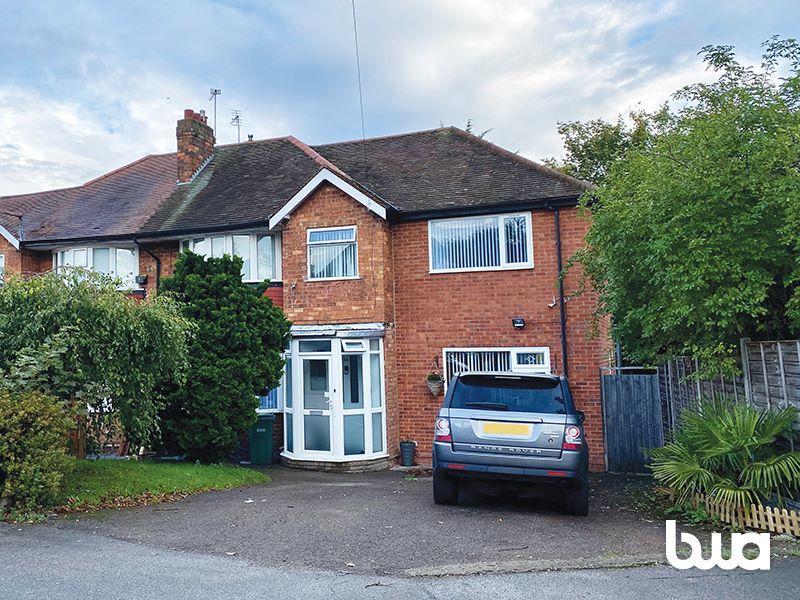 Coniston Avenue, Solihull, B92 7NS 4 bed semidetached house £200,000
