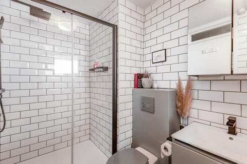 55 Tithe Barn Close, Kingston Upon Thames, KT2 6RZ