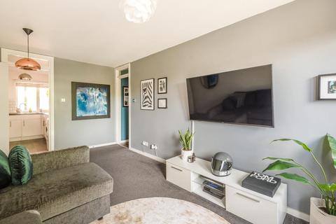 55 Tithe Barn Close, Kingston Upon Thames, KT2 6RZ
