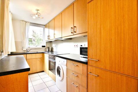 2 bedroom maisonette to rent, More Close, St Paul's Court, Hammersmith, W14