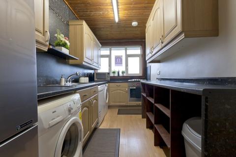 15 Cornhill Gardens, Aberdeen, AB16 5YH