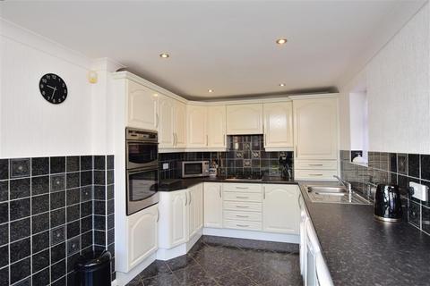 9 Ash Close, Chatham, ME5 9BL