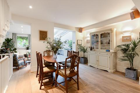 31 Ravensdon Street, London, SE11 4AQ