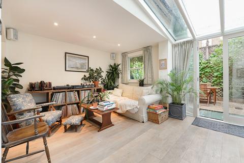 31 Ravensdon Street, London, SE11 4AQ
