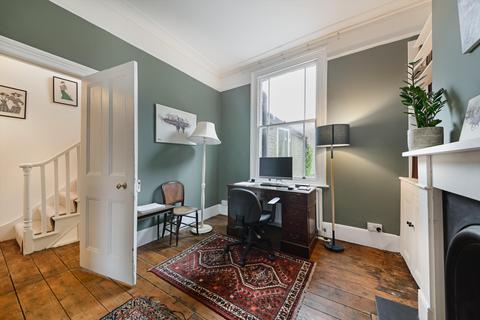 31 Ravensdon Street, London, SE11 4AQ