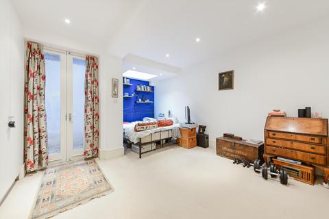 31 Ravensdon Street, London, SE11 4AQ