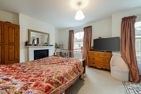 31 Ravensdon Street, London, SE11 4AQ