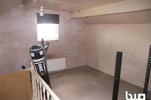 51 Broadstone Way, Bradford, BD4 9RX