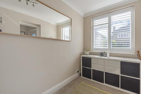 17 Whitehall Road, Bromley, BR2 9SG