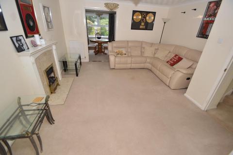 24 Southwold Spur, Slough, SL3 8XX