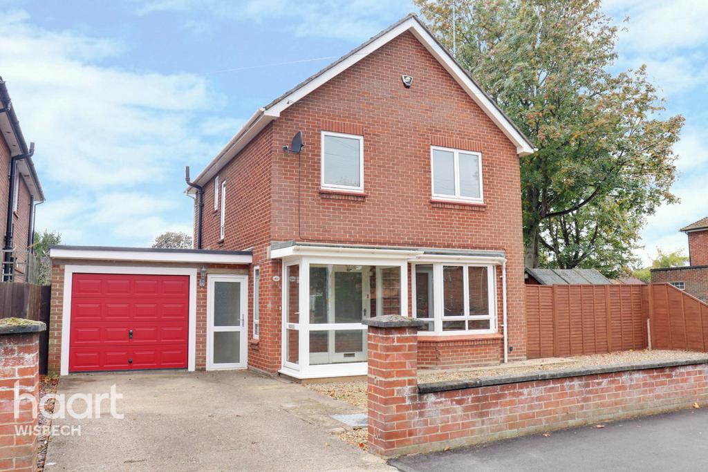 Mount Drive, Wisbech 3 bed detached house £230,000