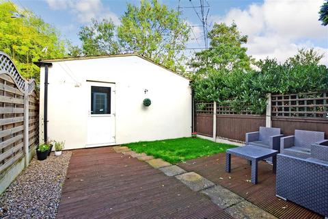 17 Pentire Close, Upminster, RM14 1QJ