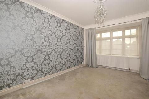 17 Pentire Close, Upminster, RM14 1QJ
