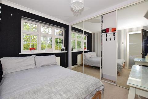 17 Pentire Close, Upminster, RM14 1QJ