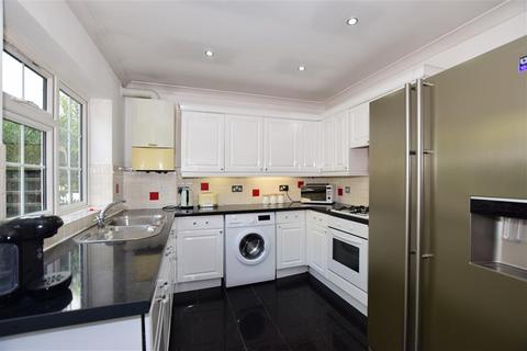 17 Pentire Close, Upminster, RM14 1QJ