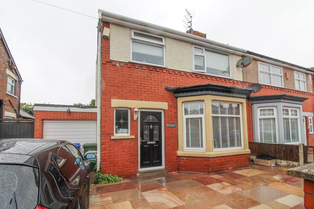Dronsfield Road, Fleetwood, FY7 4 bed semidetached house £165,000