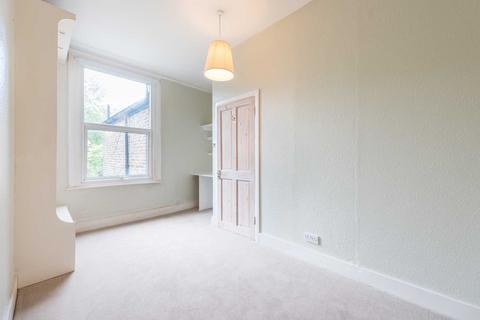 2 bedroom flat to rent, Romola Road, Herne Hill