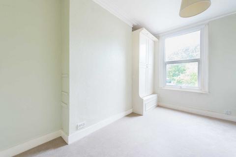 2 bedroom flat to rent, Romola Road, Herne Hill