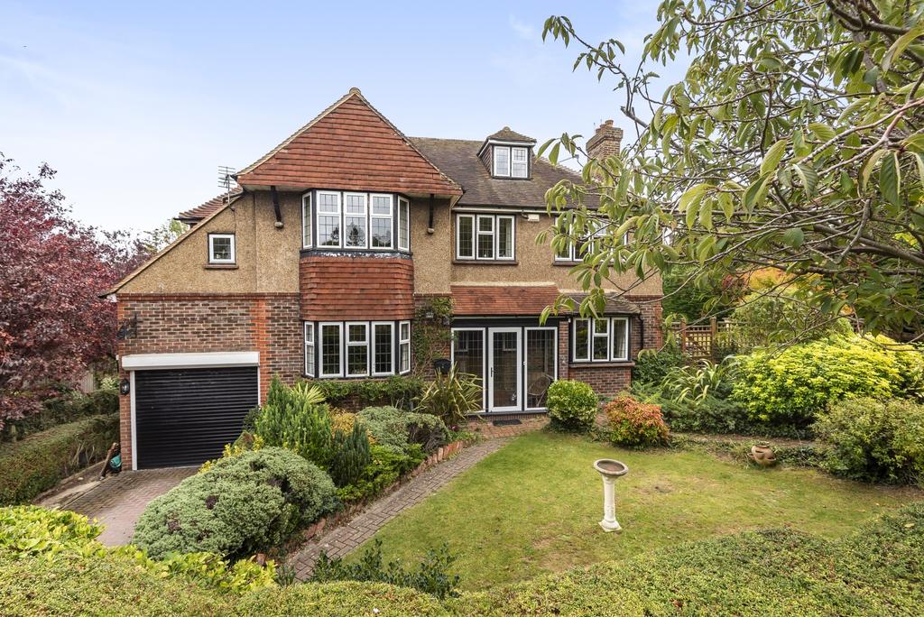 Scillonian Road, Guildford, Gu2 4 Bed Detached House - £1,075,000