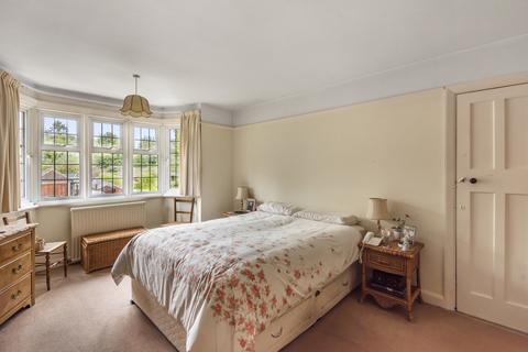4 Scillonian Road, Guildford, GU2 7PG