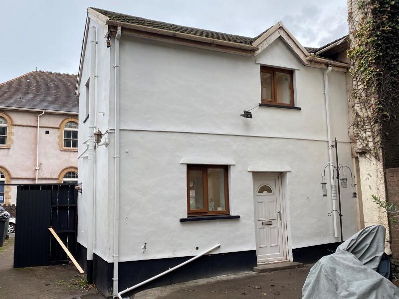 Commercial Road, Port Talbot, Neath Port Talbot. SA13 1LN 1 bed end of