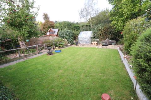 30 Graylands, Theydon Bois, Epping, CM16 7LB