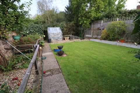 30 Graylands, Theydon Bois, Epping, CM16 7LB