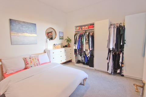53a Victoria Avenue, London, E6 1EX