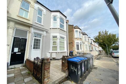 Studio to rent, Buchanan Gardens, Kensal Rise / Kensal Green NW10