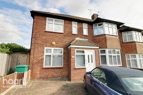 8 Wedmore Avenue, Ilford, IG5 0XF