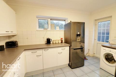 8 Wedmore Avenue, Ilford, IG5 0XF