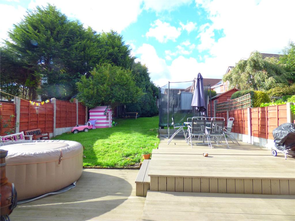 Wham Bar Drive, Heywood, OL10 4 bed semidetached house £175,000