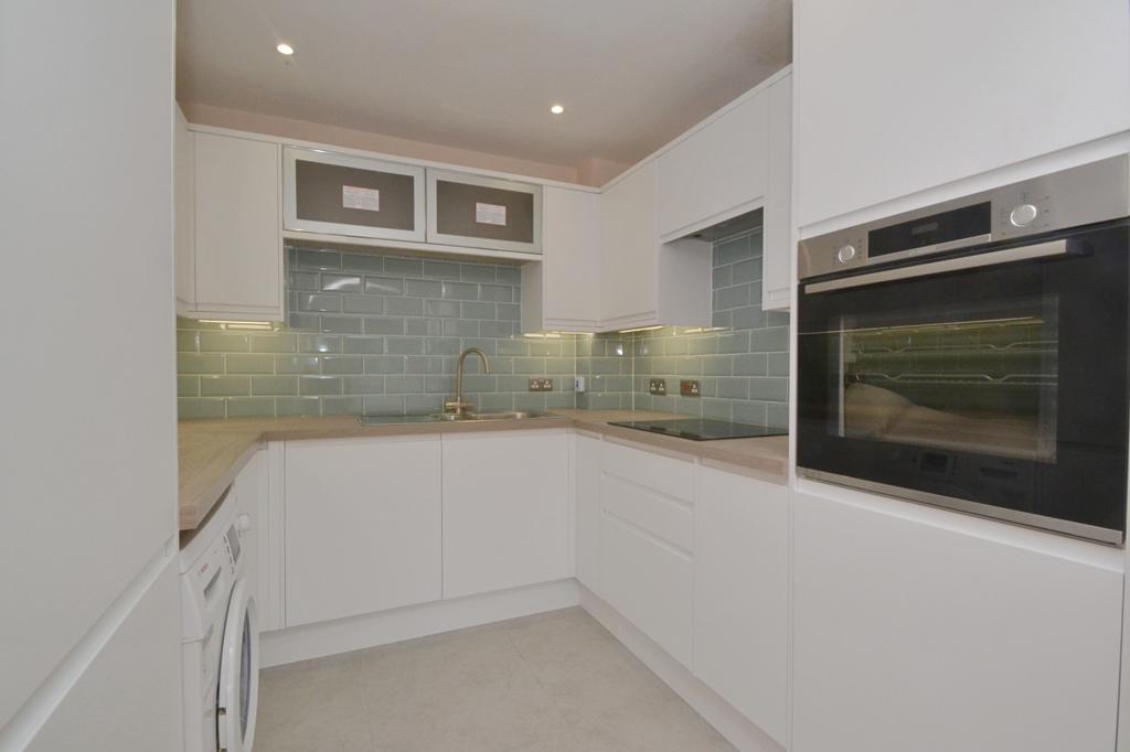 Canford Cliffs 2 bed retirement property £298,000