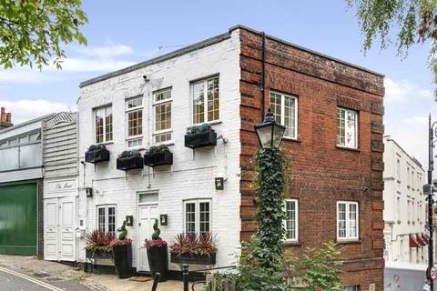 Ground Floor Flat, 22 The Mount, London, NW3 6ST