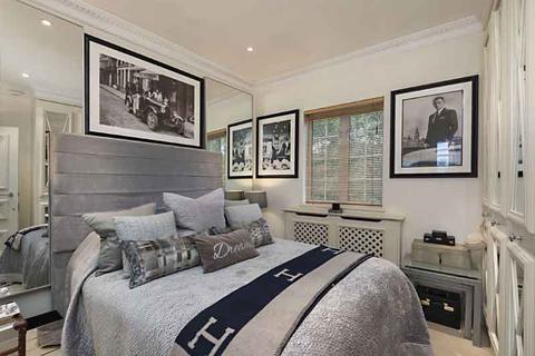 Ground Floor Flat, 22 The Mount, London, NW3 6ST