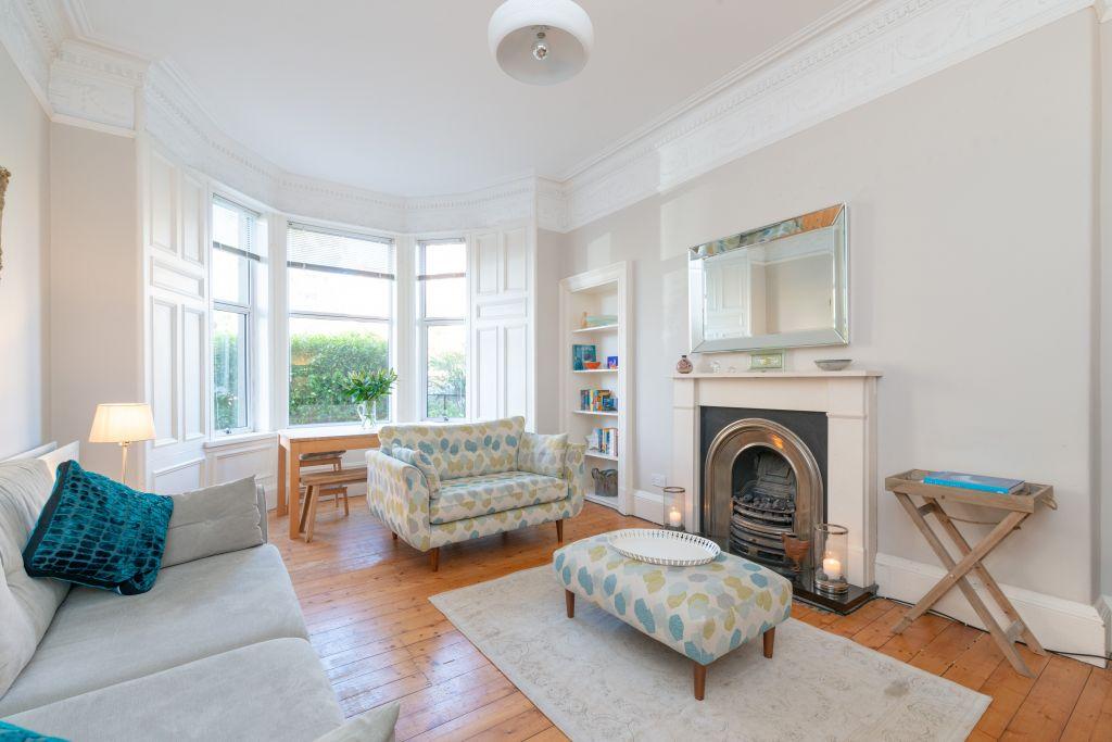 39 Falcon Gardens, Edinburgh, EH10 4AR 2 bed ground floor flat £395,000