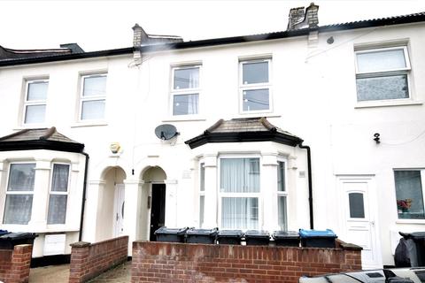 Flat 1, 16 Cavendish Road, Croydon, CR0 3LB