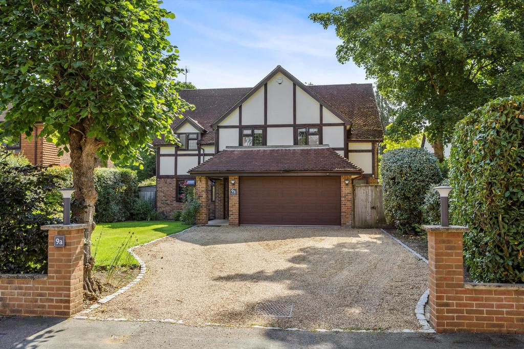 Mayfield Road, Weybridge, Surrey, KT13 5 bed detached house - £2,000,000