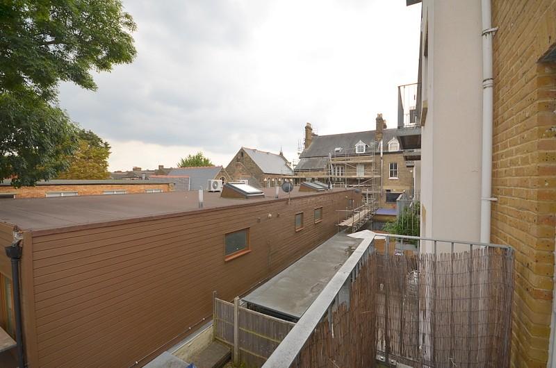 Kiran Court, Spratt Hall Road, Wanstead, E11 2 bed apartment £1,550