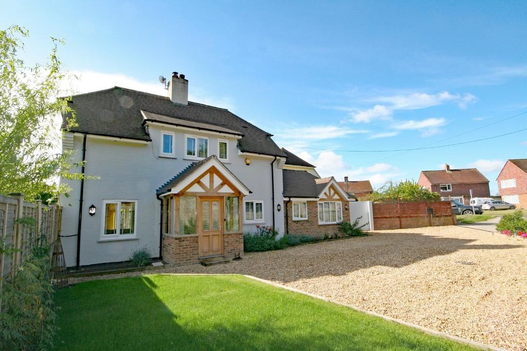 Petworth, West Sussex 3 bed detached house £525,000
