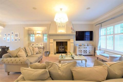 34 Petworth Close, Great Notley, Braintree, CM77 7XS