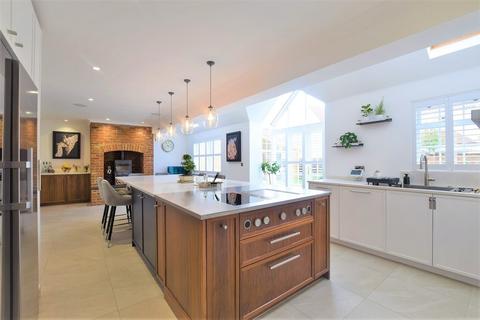34 Petworth Close, Great Notley, Braintree, CM77 7XS