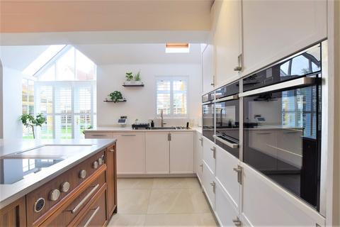 34 Petworth Close, Great Notley, Braintree, CM77 7XS