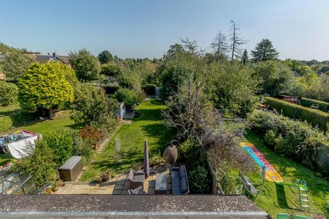 24 Beechwood Close, Amersham, HP6 6QU
