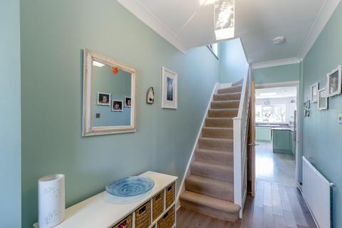 24 Beechwood Close, Amersham, HP6 6QU