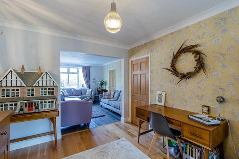 24 Beechwood Close, Amersham, HP6 6QU