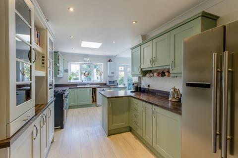 24 Beechwood Close, Amersham, HP6 6QU