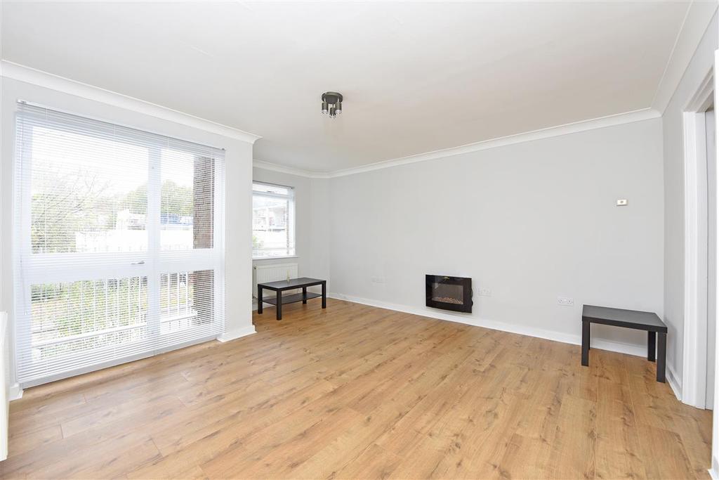 Worple Road, Wimbledon 3 bed apartment £1,900 pcm (£438 pw)